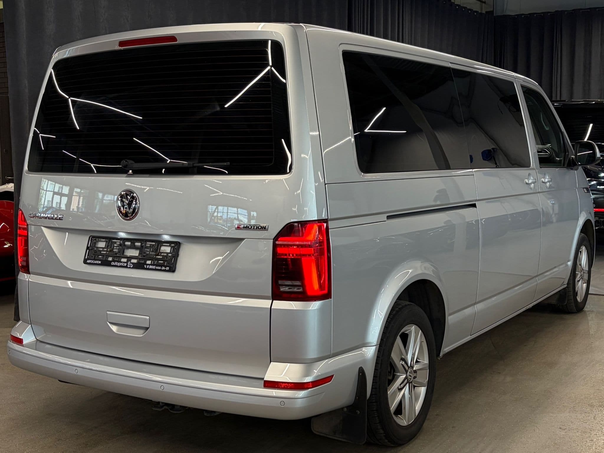 Volkswagen Caravelle - 5