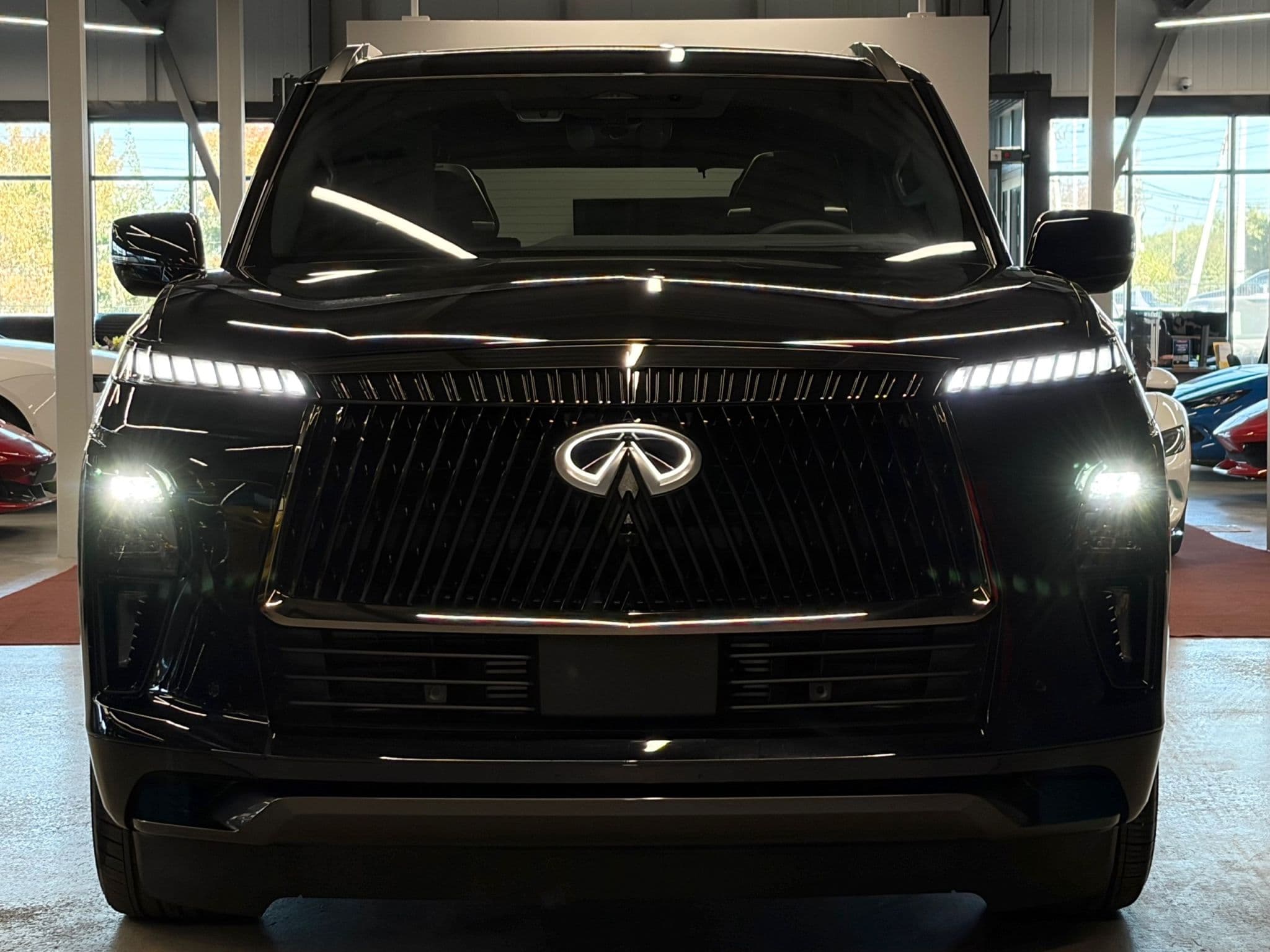 Infiniti QX80 - 3