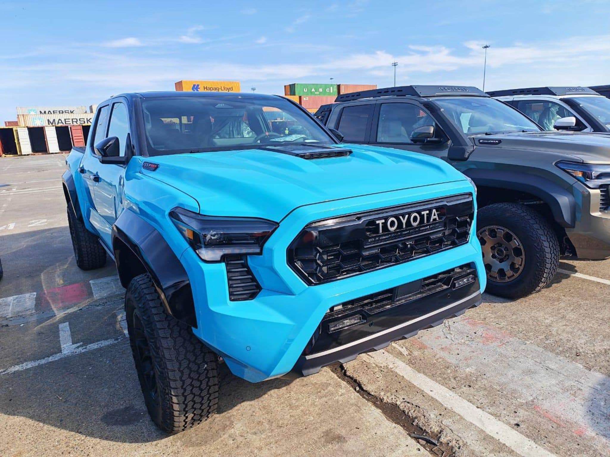 Toyota Tacoma - 1