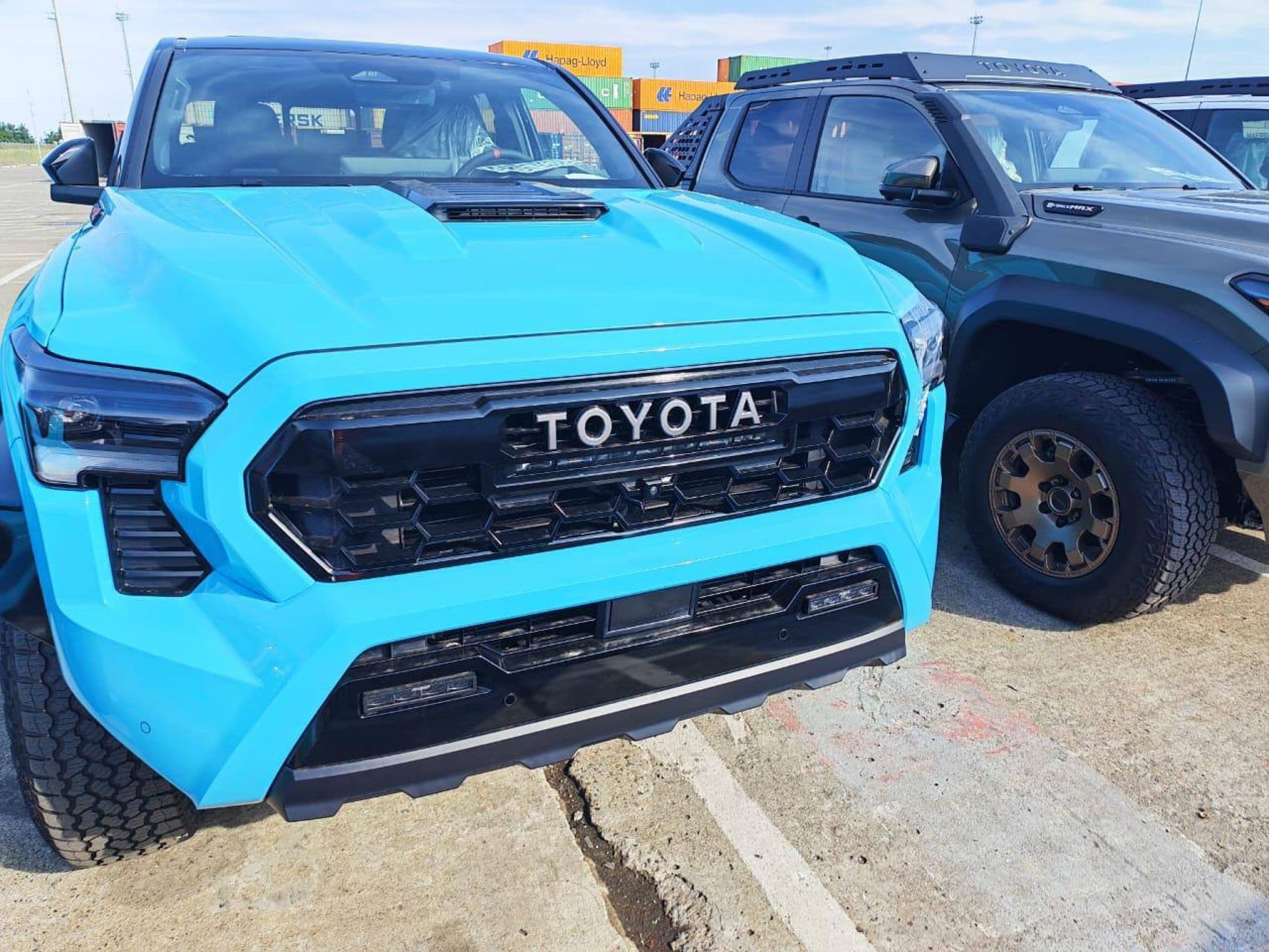 Toyota Tacoma - 2