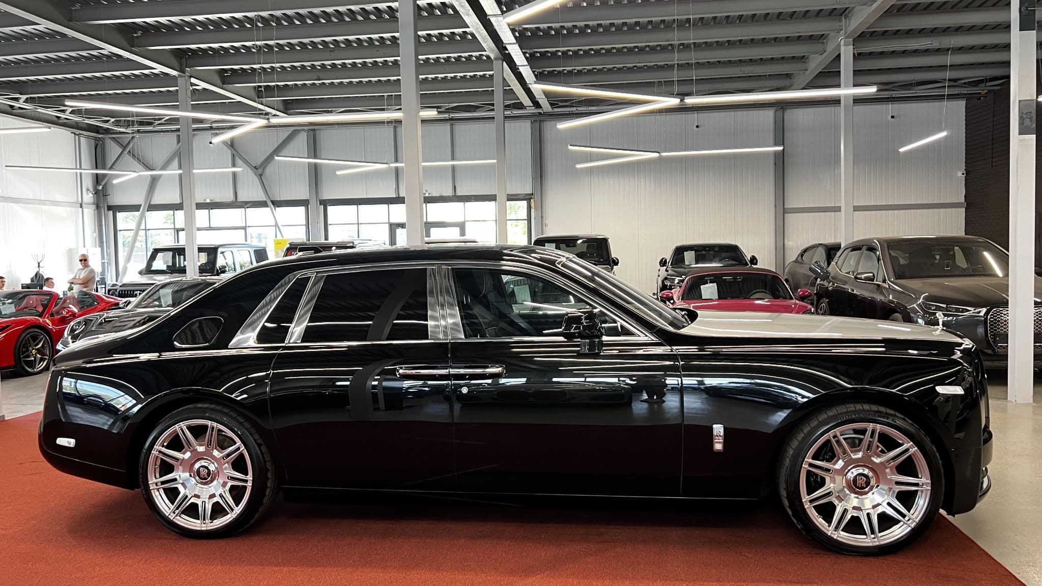 Rolls-Royce Phantom - 4