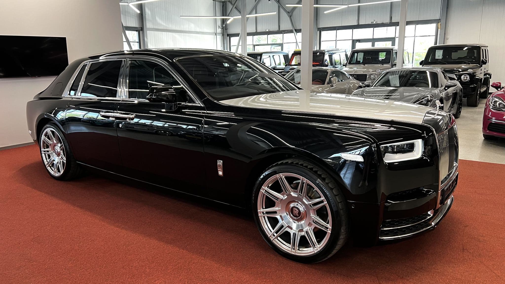 Rolls-Royce Phantom - 1