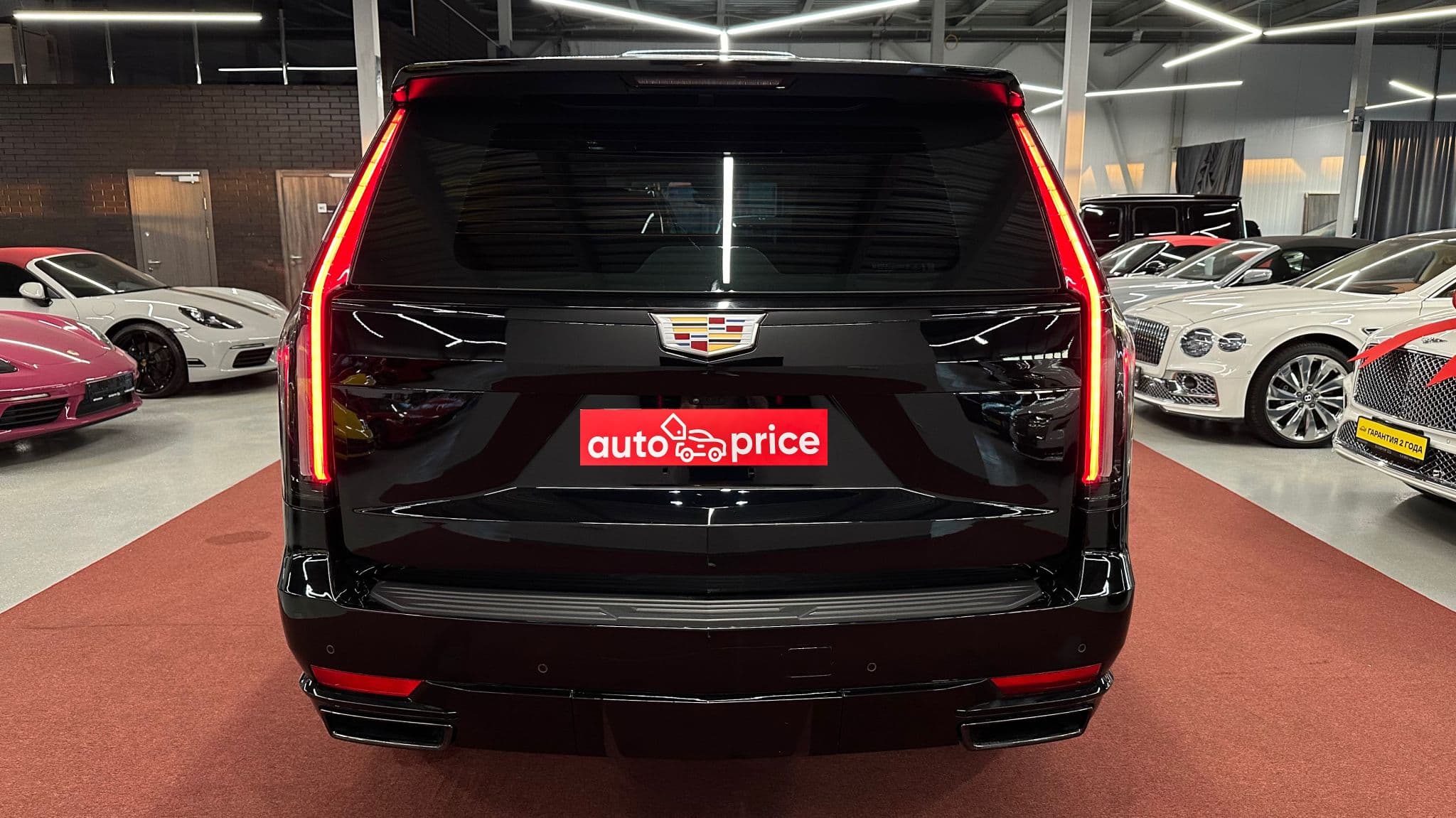 Cadillac Escalade - 2