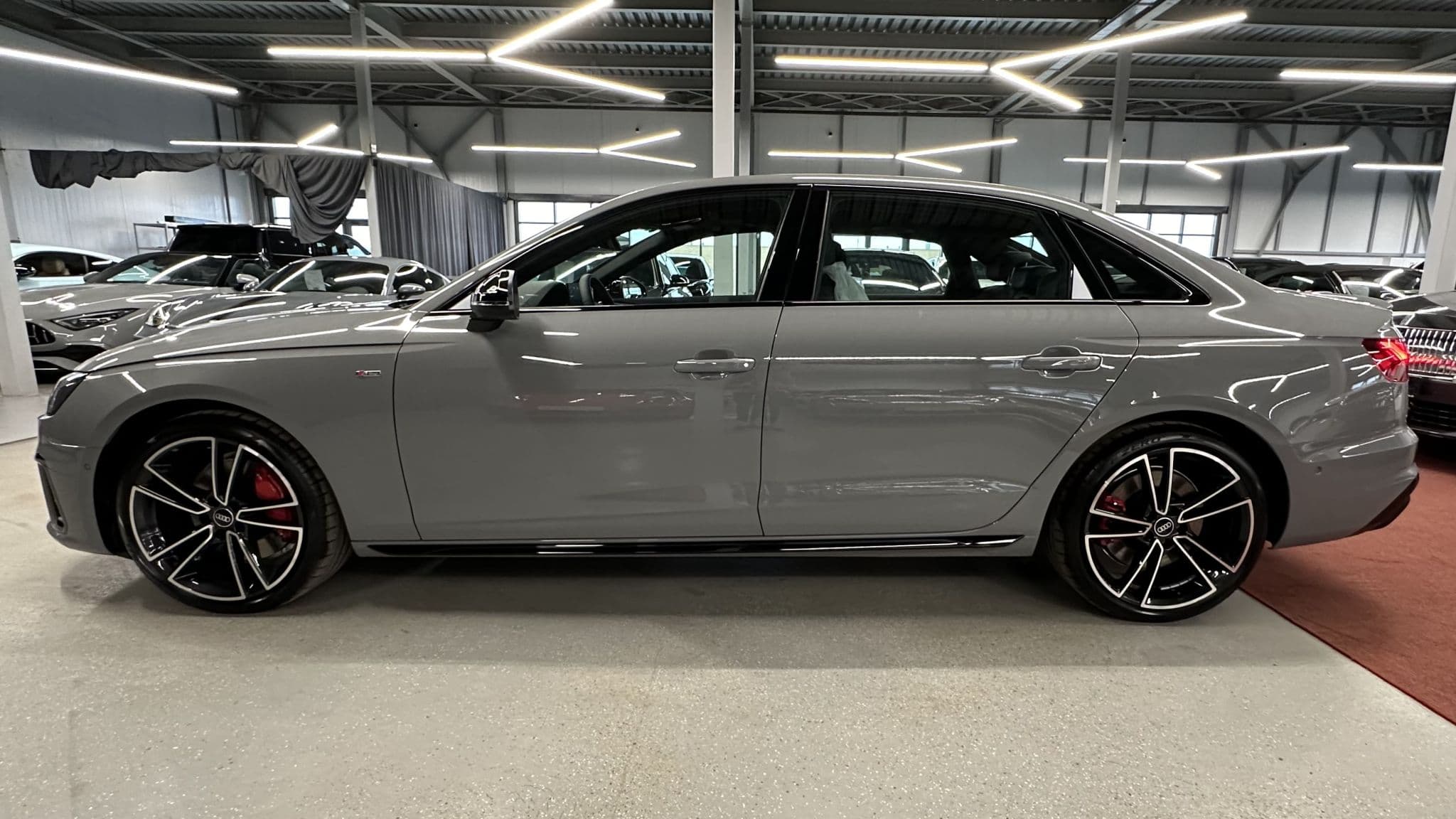 Audi A4 - 4