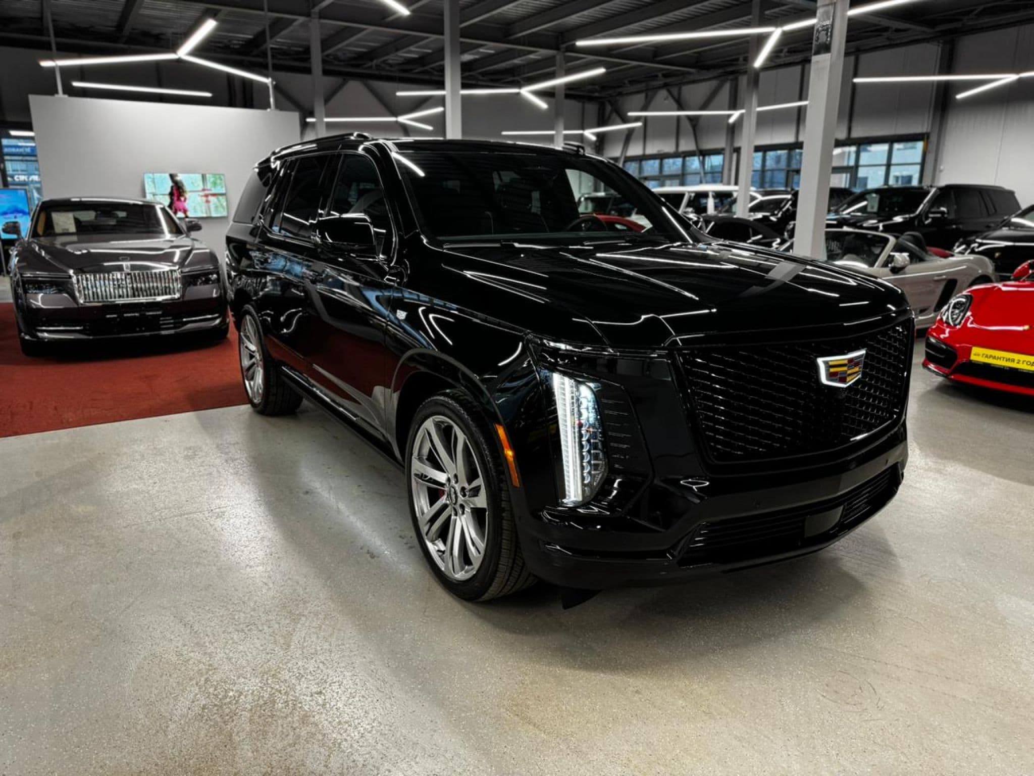 Cadillac Escalade - 2