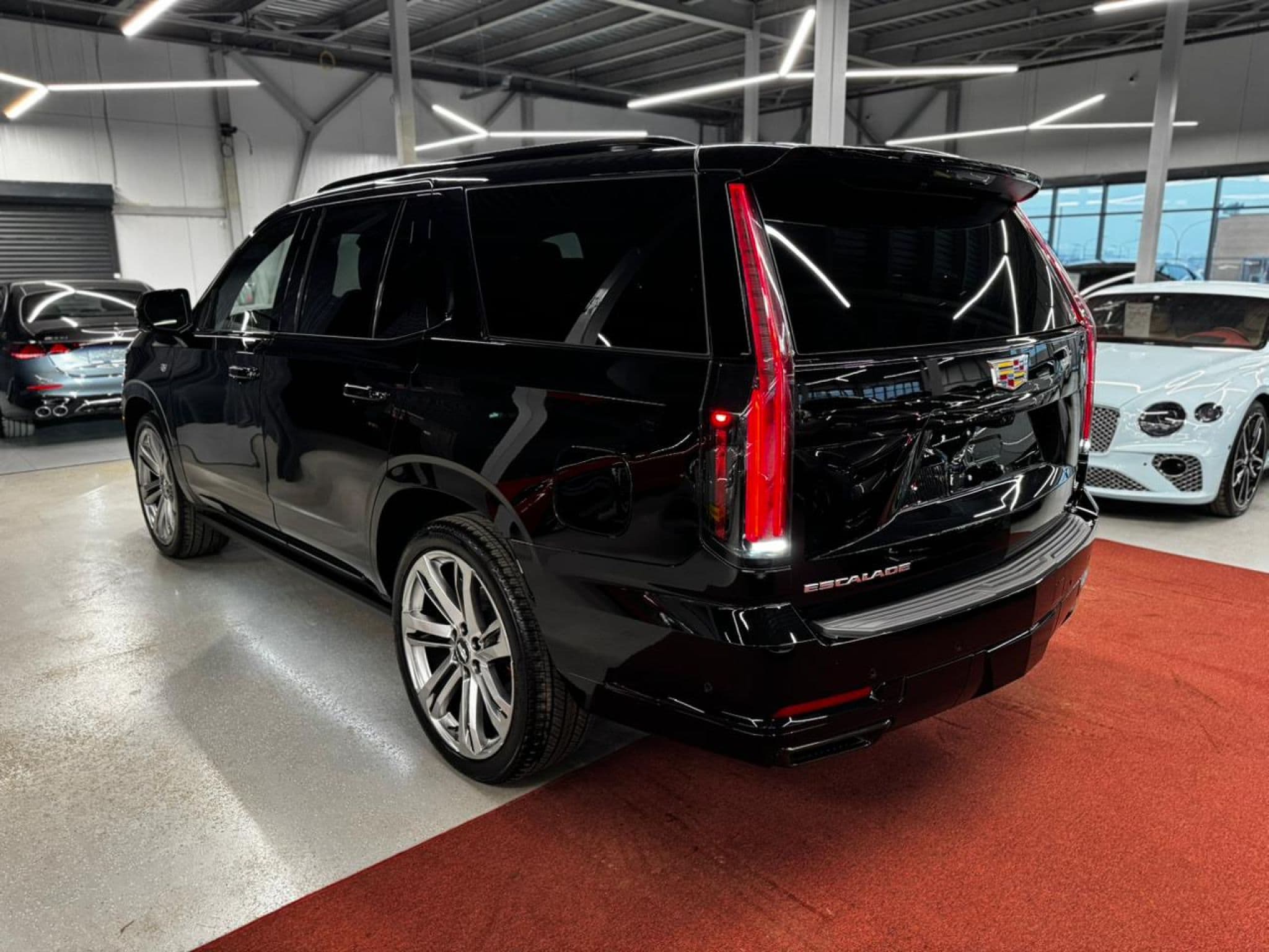 Cadillac Escalade - 5