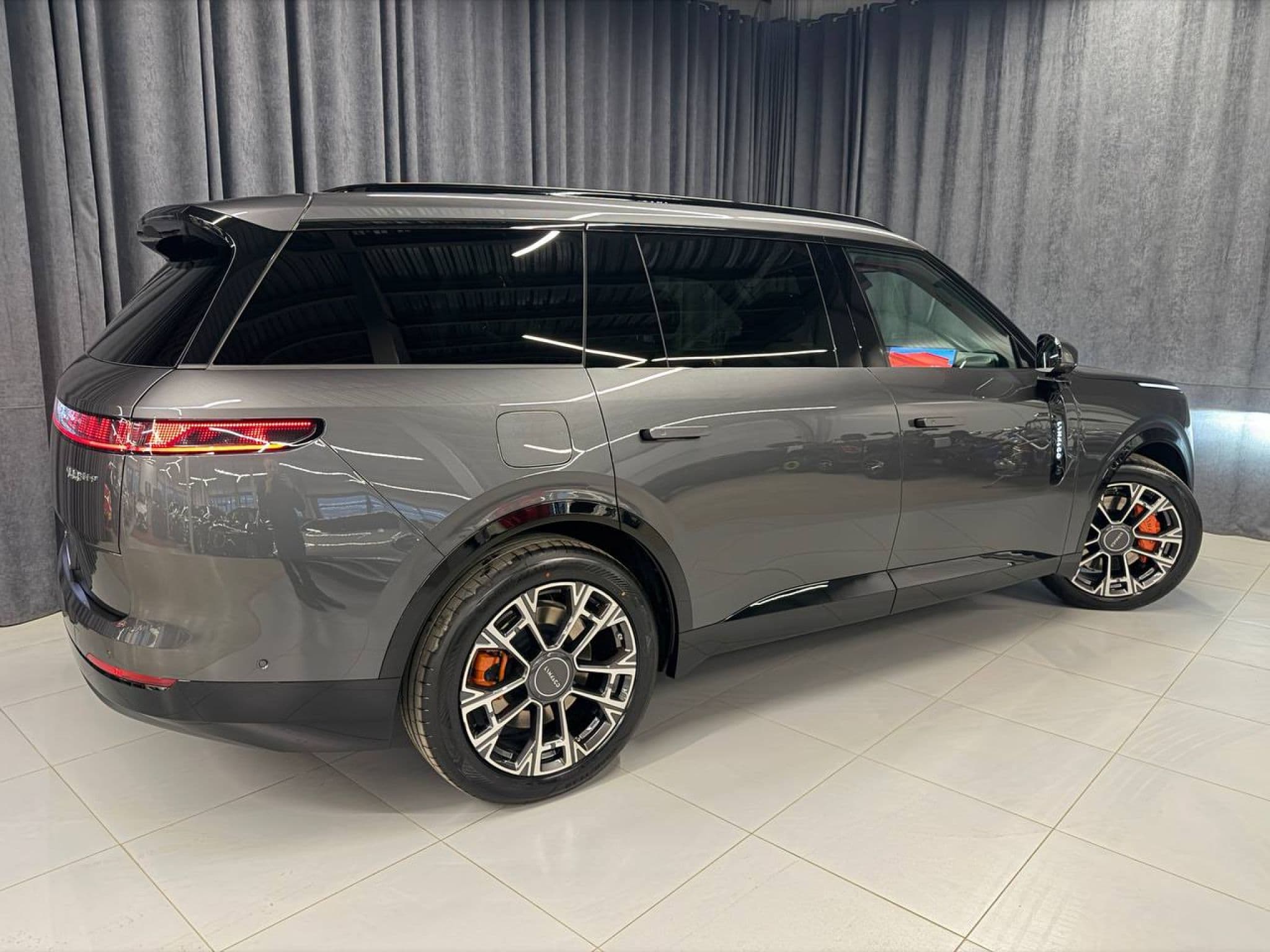 Lynk & Co 900 - 3