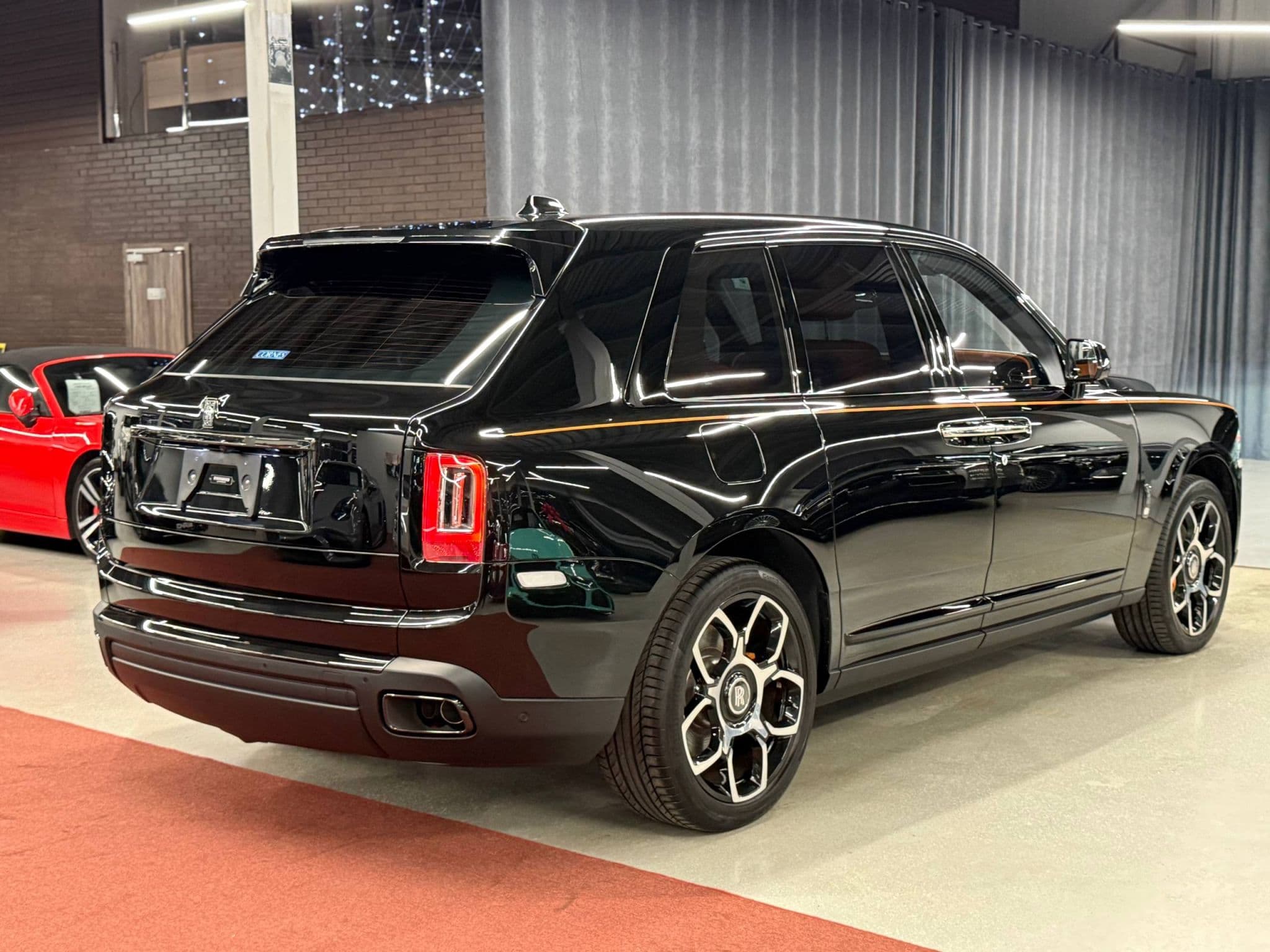 Rolls-Royce Cullinan - 5