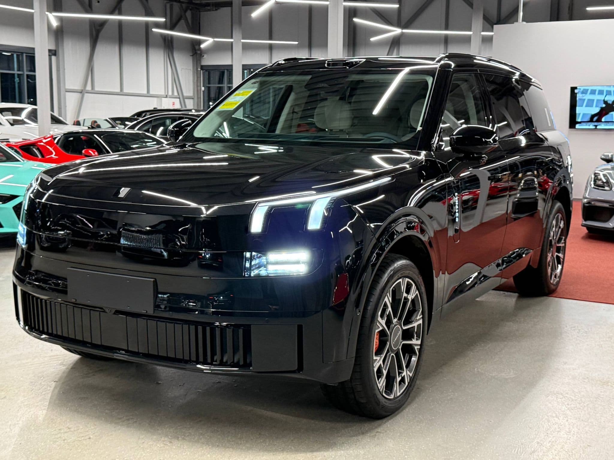 Lynk & Co 900 - 1