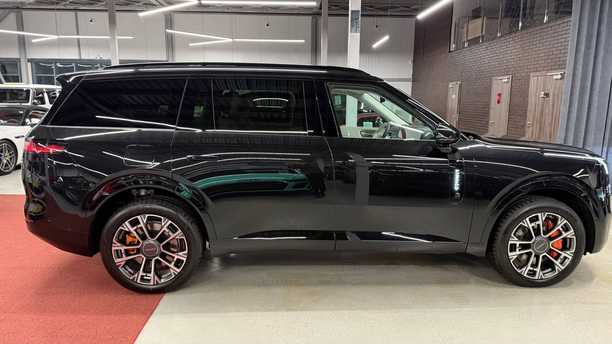 Lynk & Co 900 - 4
