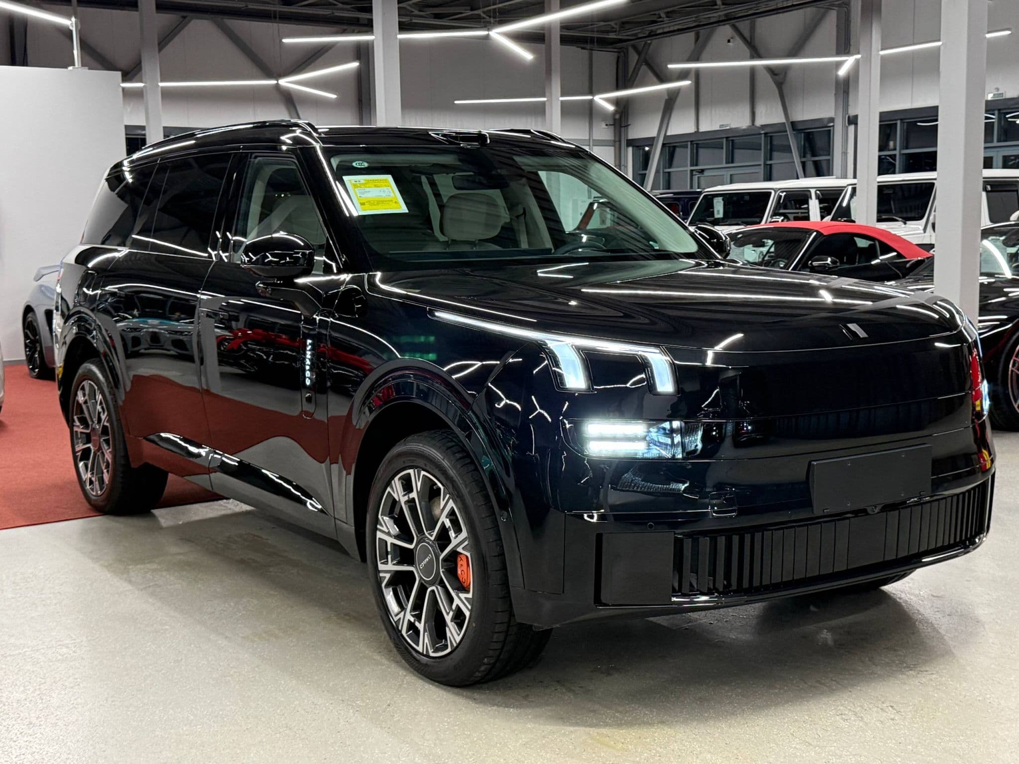 Lynk & Co 900 - 3