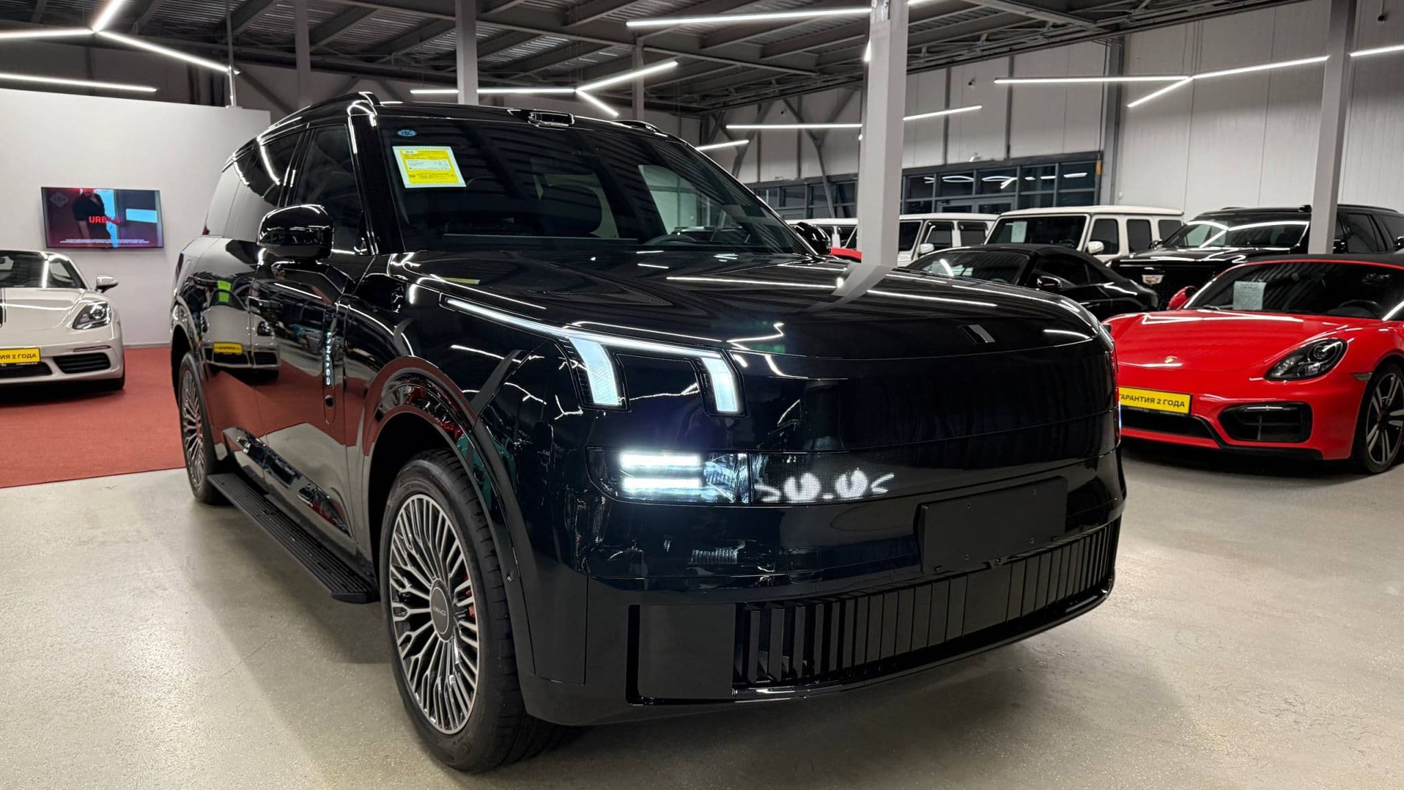 Lynk & Co 900 - 3