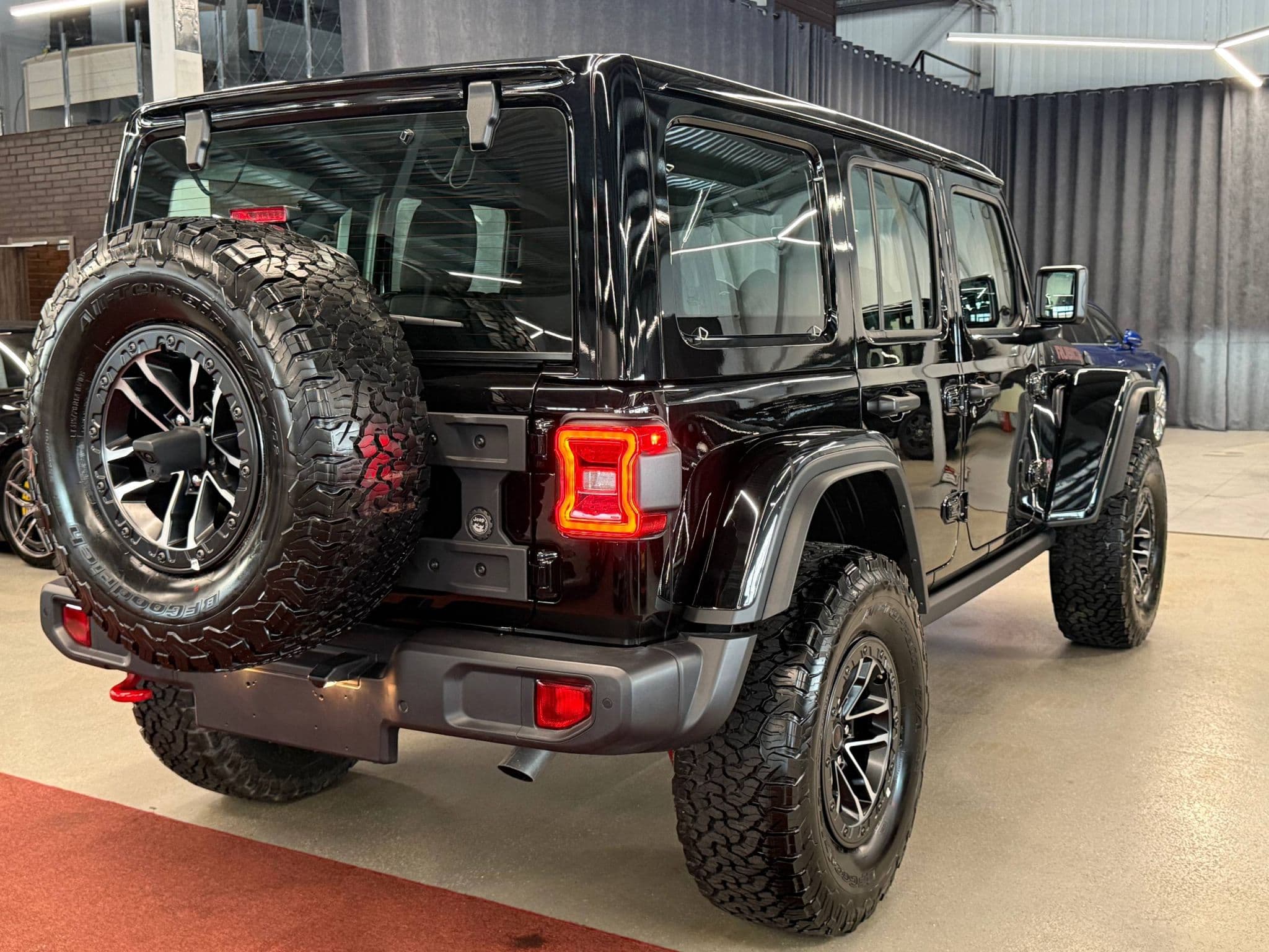 Jeep Wrangler - 5