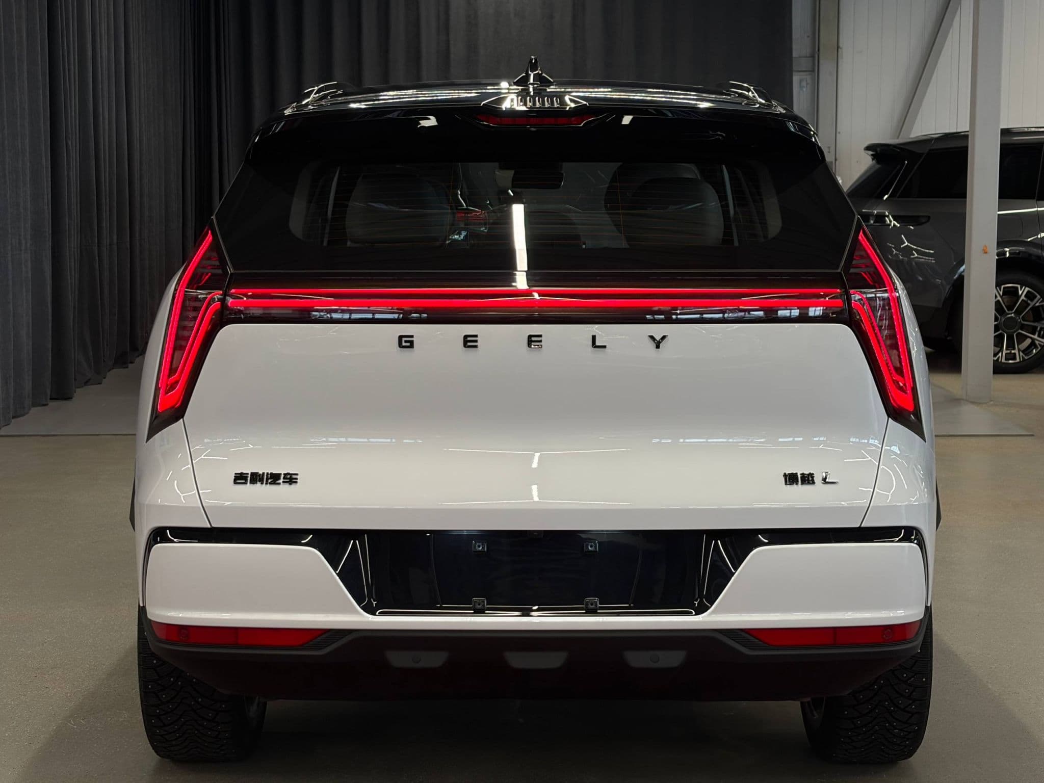 Geely Atlas - 5