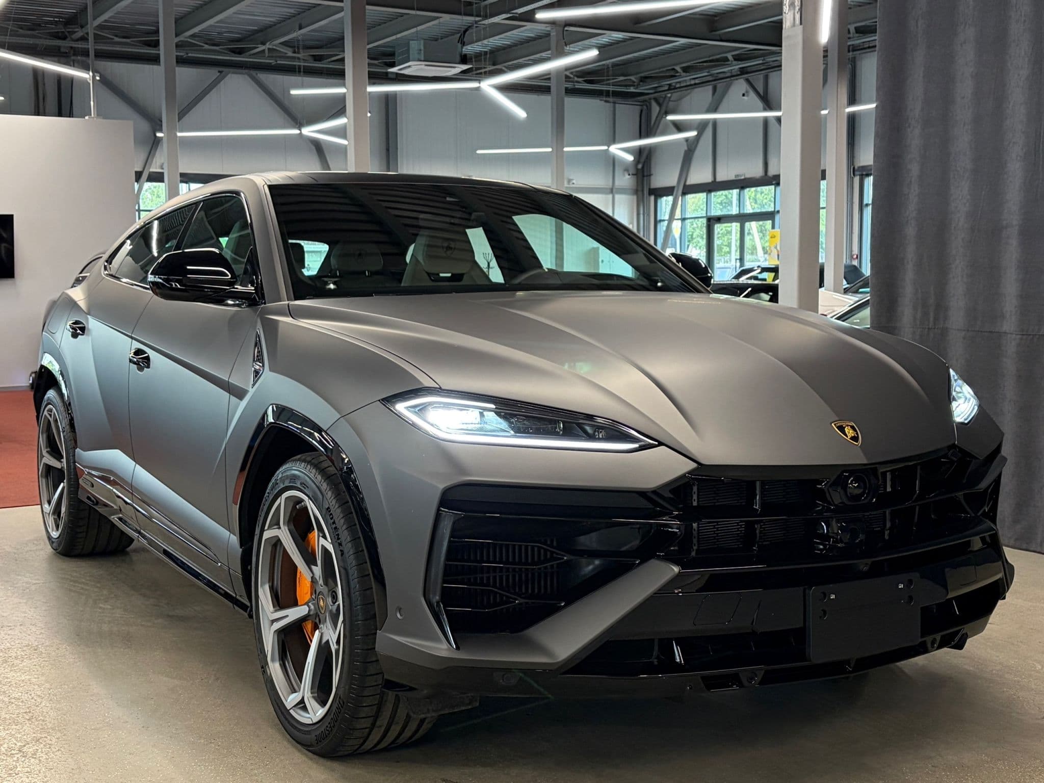 Lamborghini Urus - 4