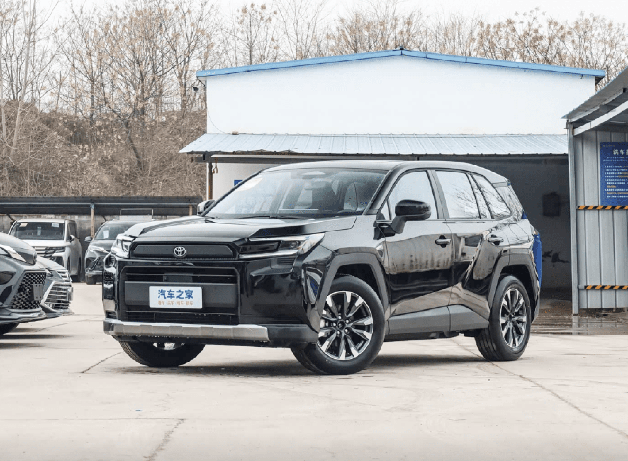 Toyota RAV4 - 1